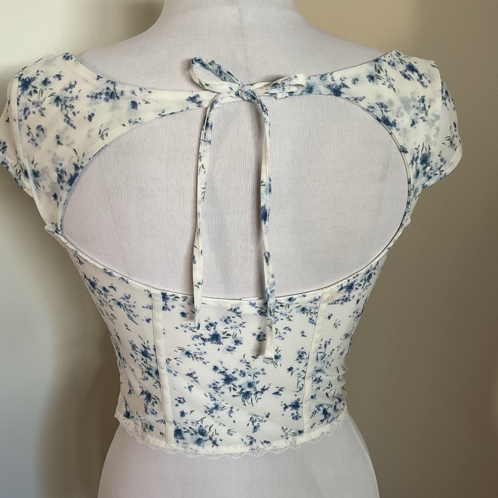 Garage White and Blue Floral Crop Top Tie Back Size Medium - Picture 6 of 6